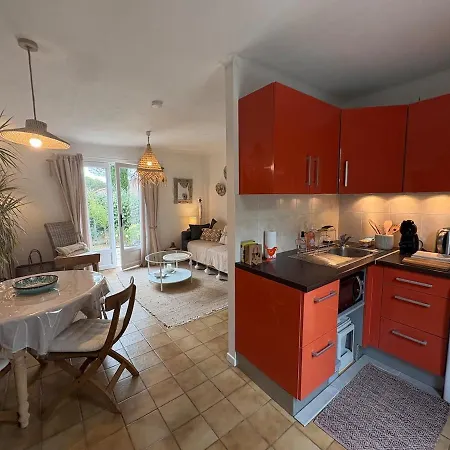 Nyaraló Maison Raphael *