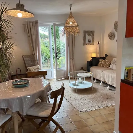 Maison Raphael Holiday home