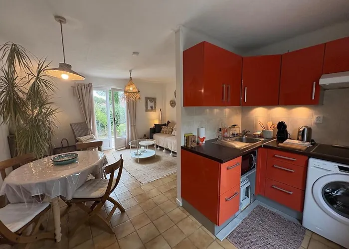 Semesterbostad Maison Raphael *